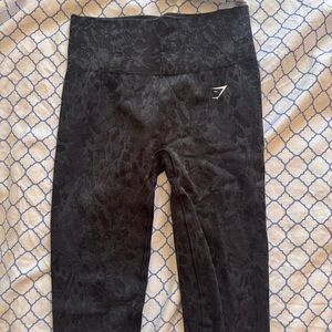 Gymshark Adapt Animal Runched Butt Grey Print Leggings